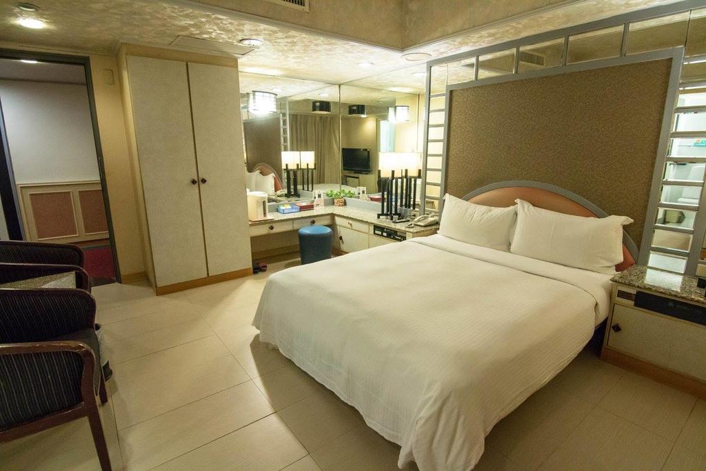 Katherine Plaza Hotel Kaohsiung Exterior foto