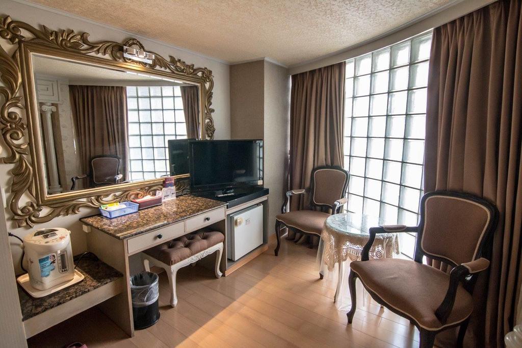 Katherine Plaza Hotel Kaohsiung Exterior foto